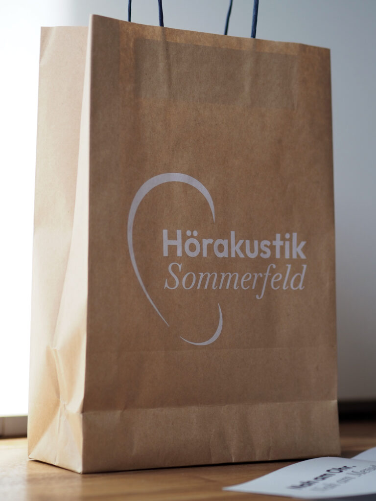 Franziska Zahn Papiertasche Hörakustik Sommerfeld